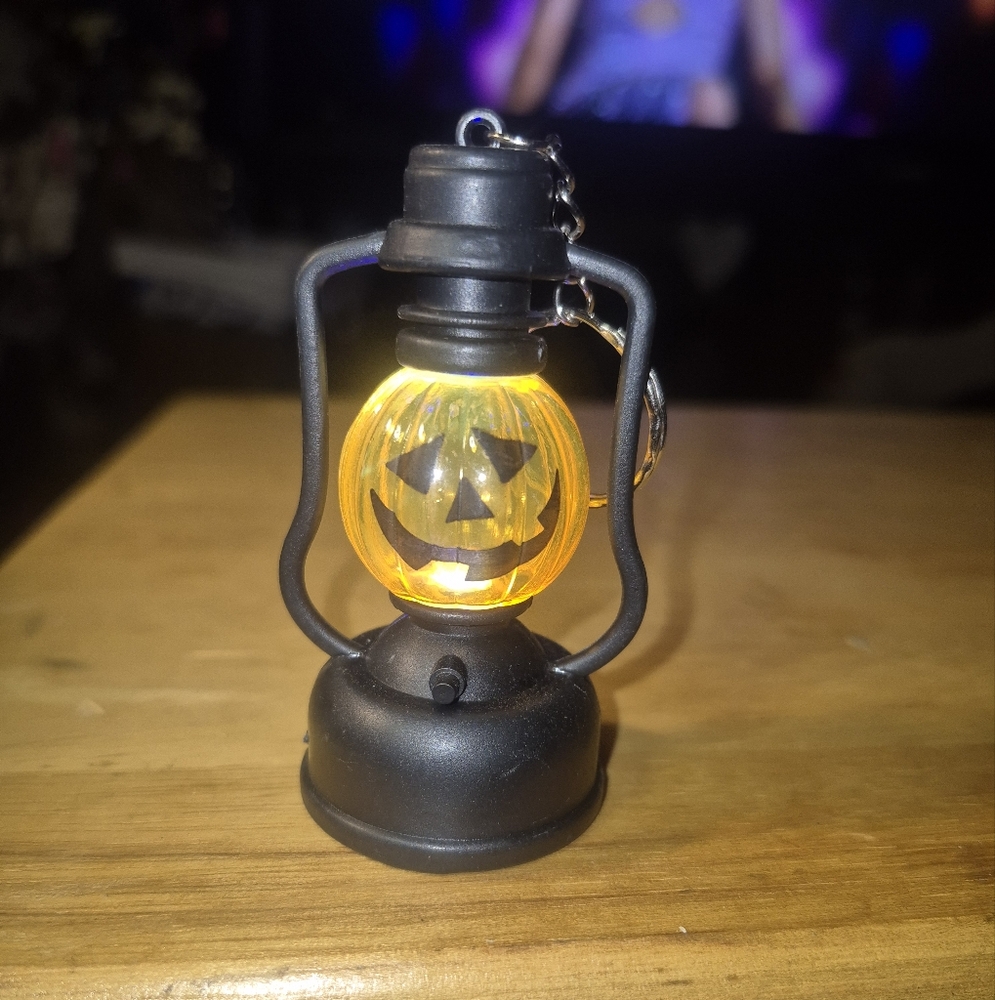New Halloween Pumpkin Lantern Keychain
